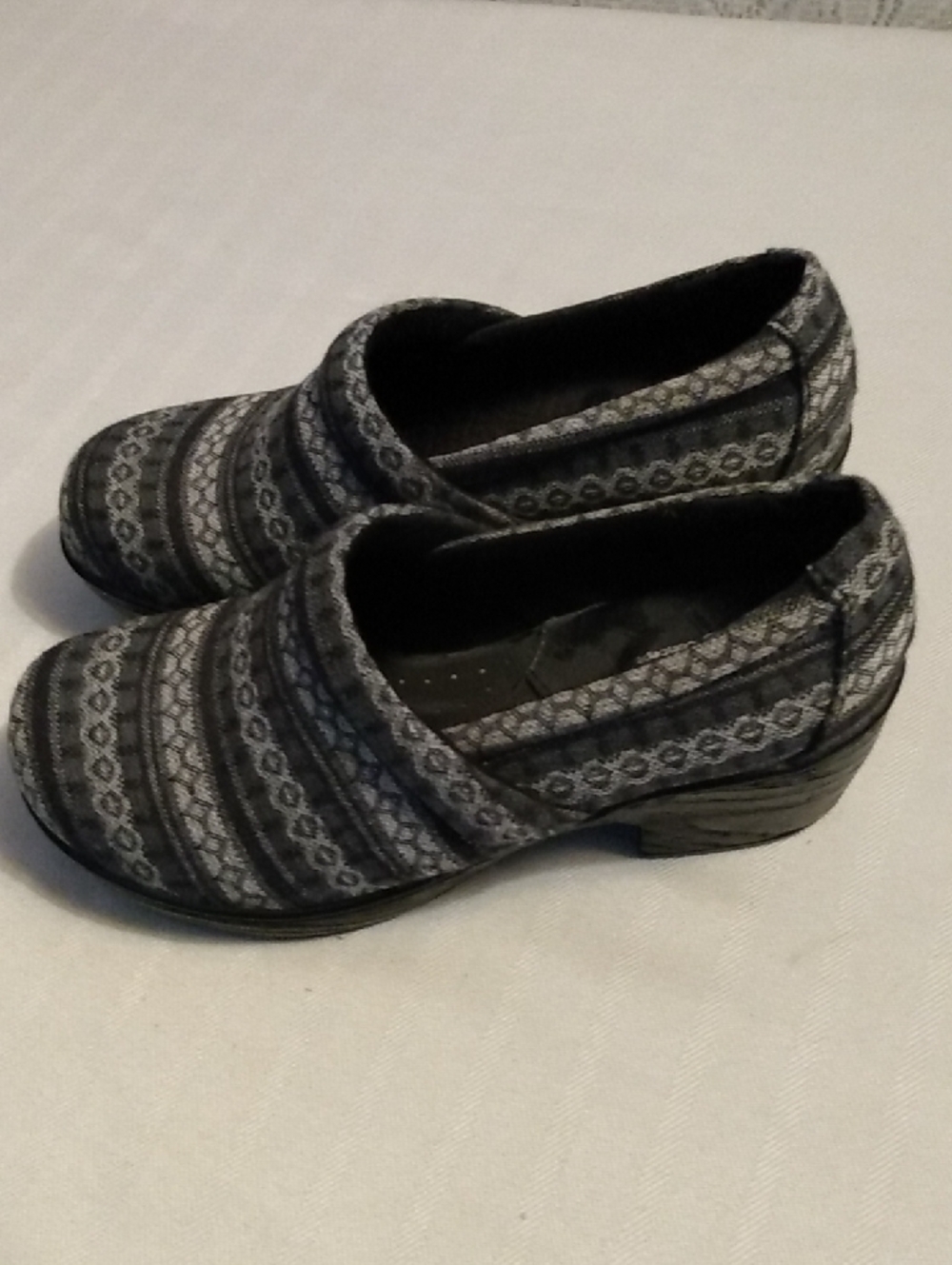 B O C Clogs 7
